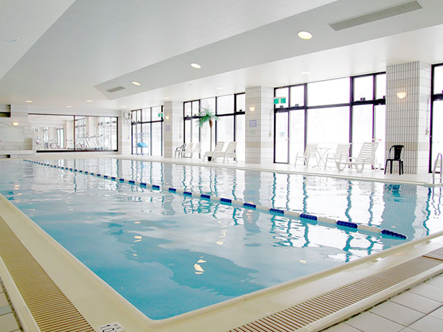 20m屋内温水プール全景