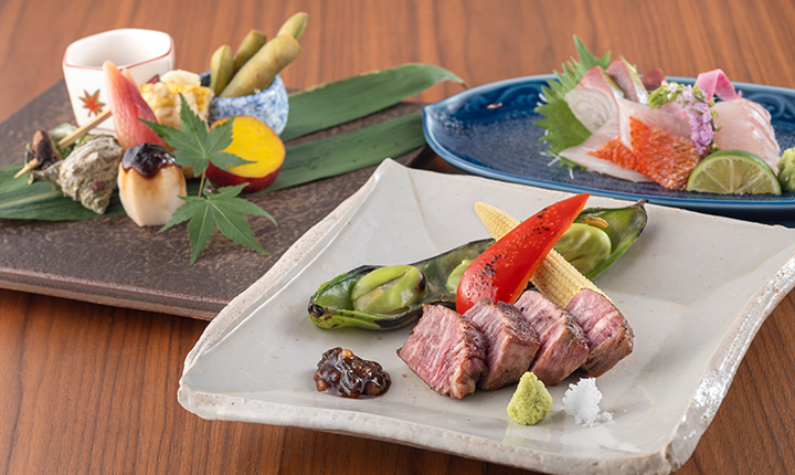 ルーシーキキの夕食の懐石料理