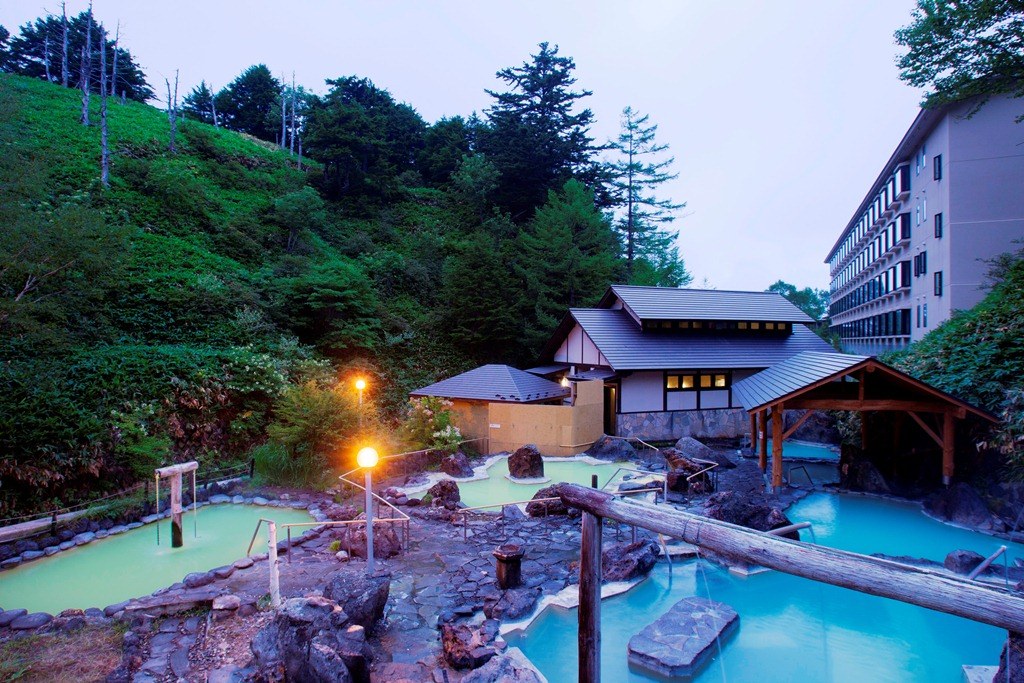 石庭露天風呂の全景(万座高原ホテル)