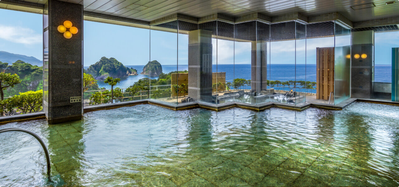 展望大浴場から見える堂ヶ島の景色