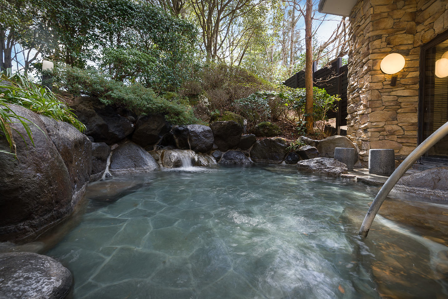 nol hakone myojindaiの大浴場の露天風呂