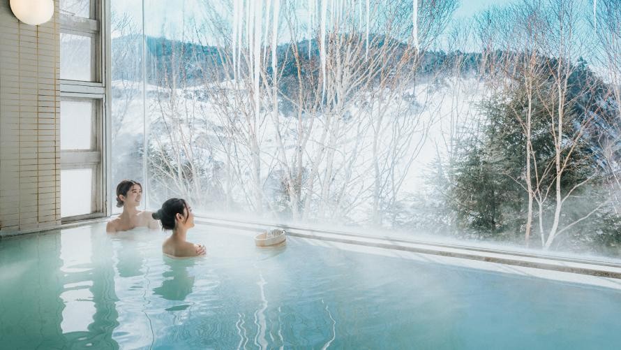 万座プリンスホテル 南館貸切温泉から見る雪景色