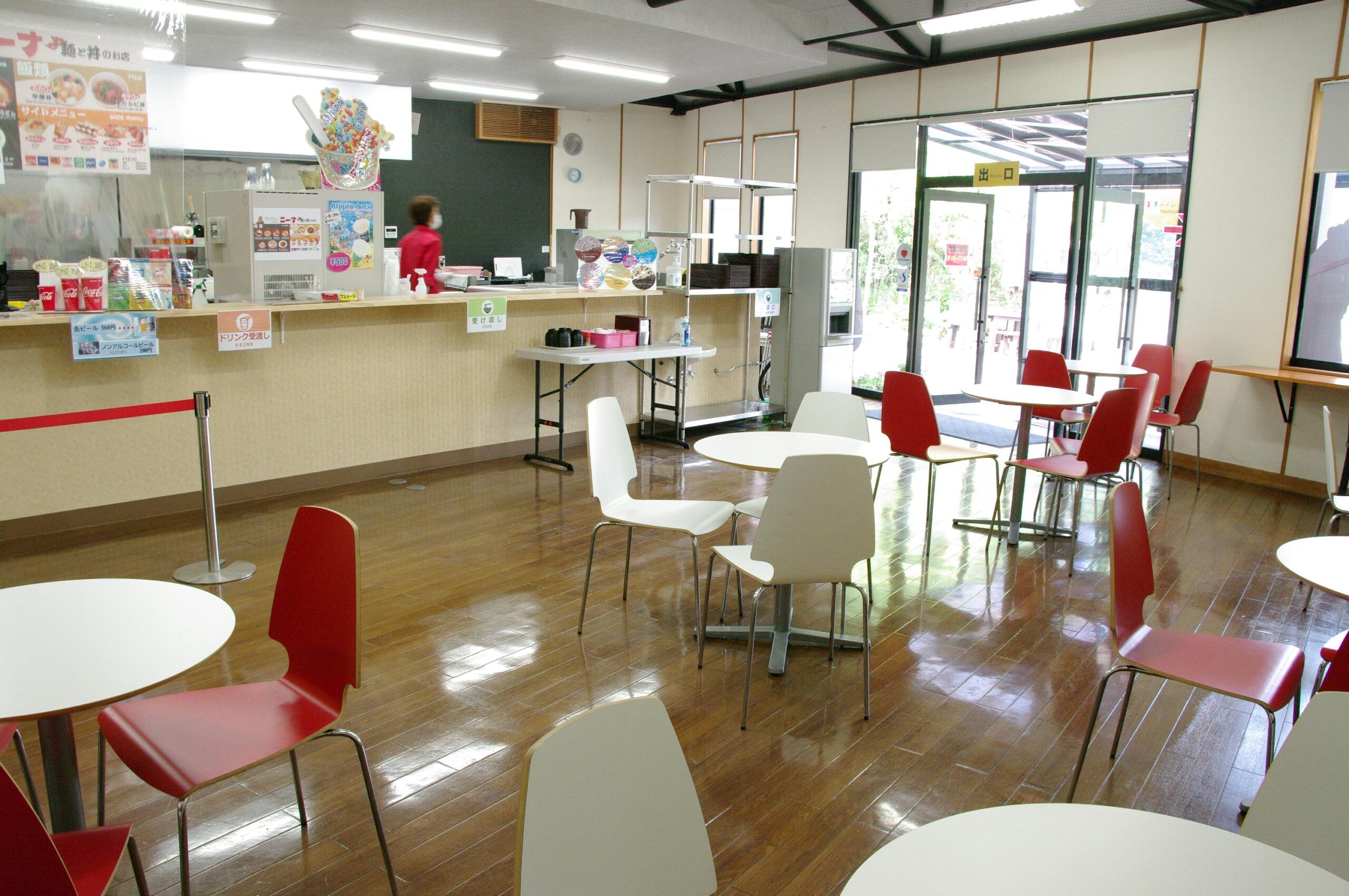 Kitchen ニーナの店内