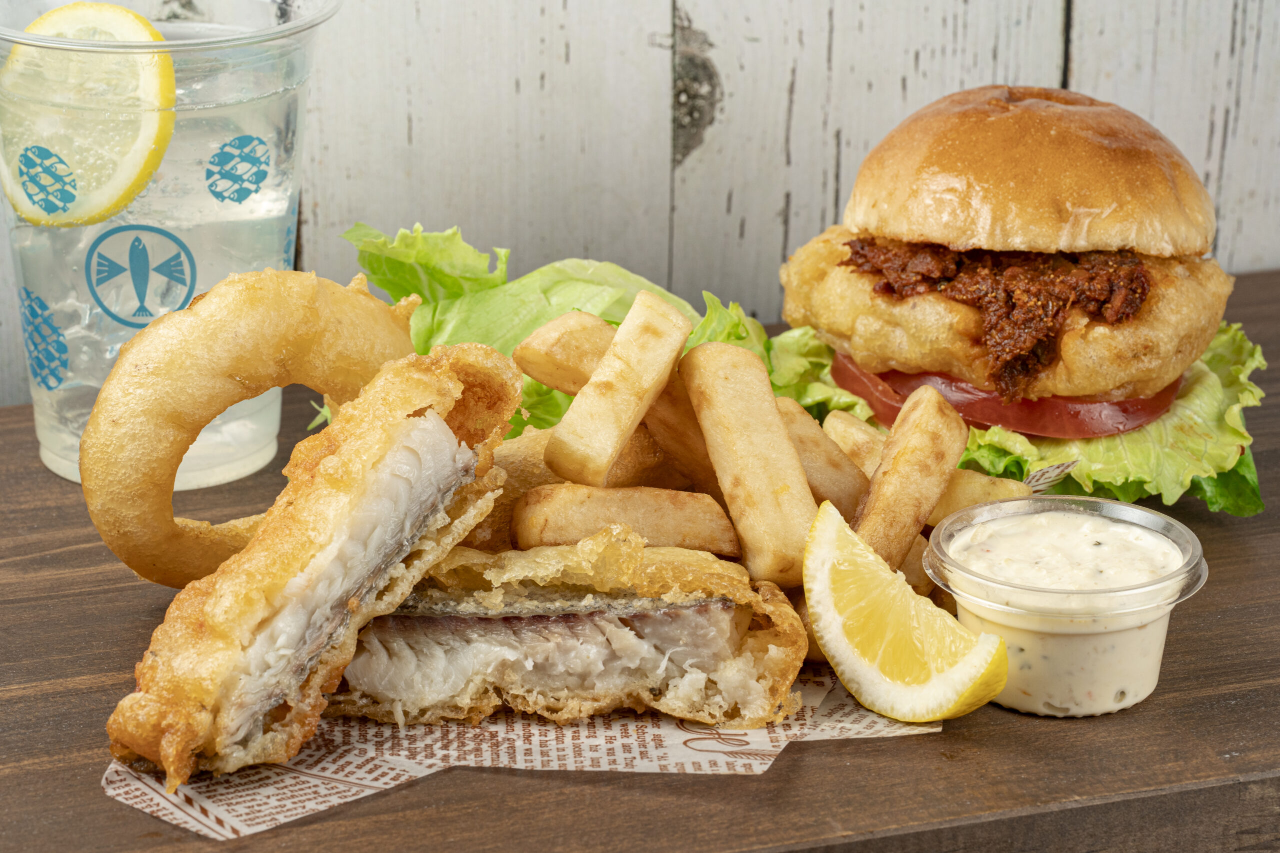 能水商店のフィッシュバーガーと魚のフライ