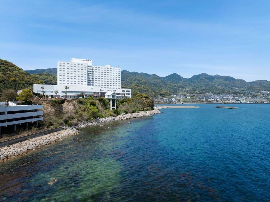 別府湾を望むグランドメルキュール別府湾リゾート&スパの外観