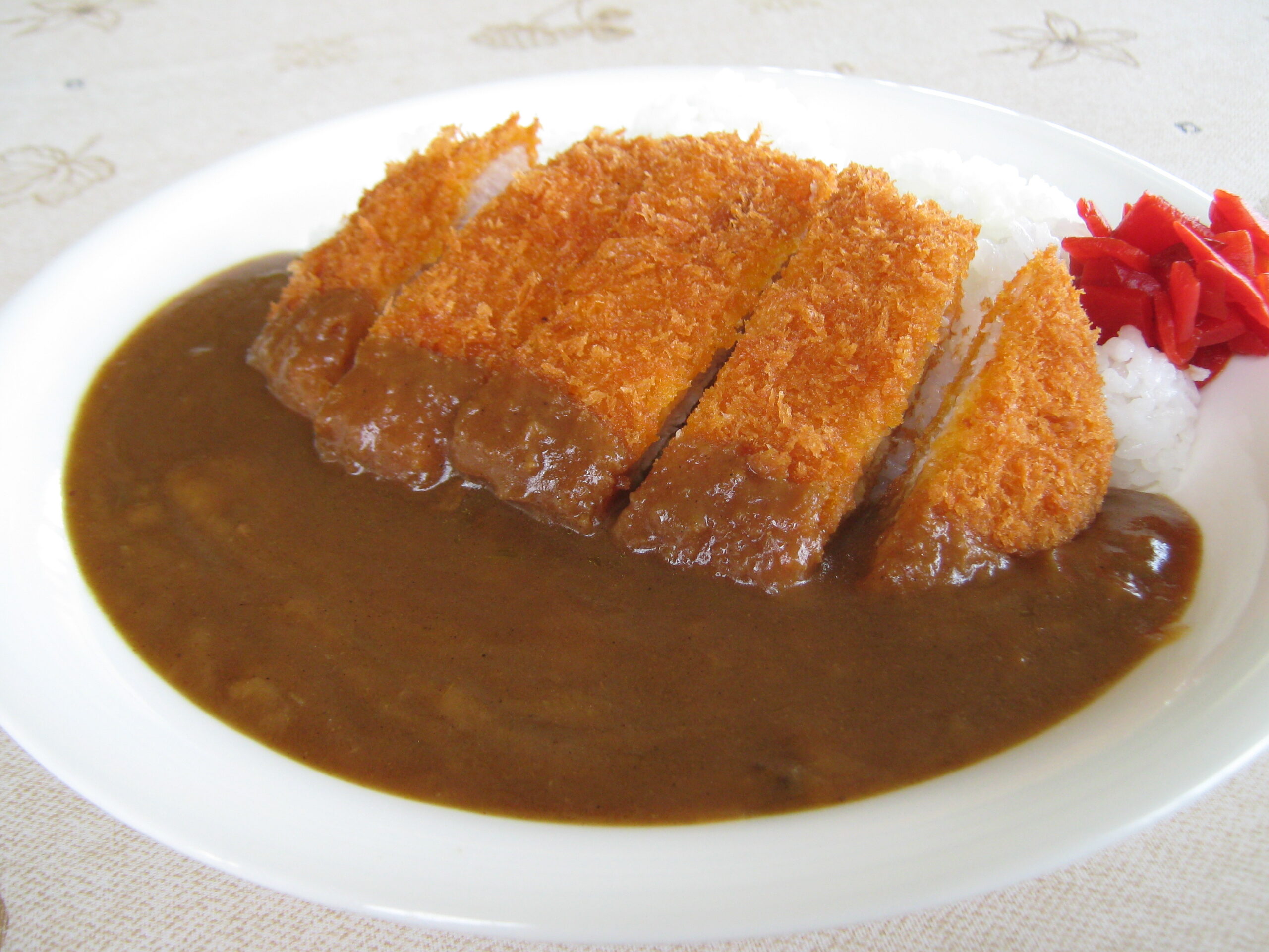 レストラン「サリュ」のカツカレー